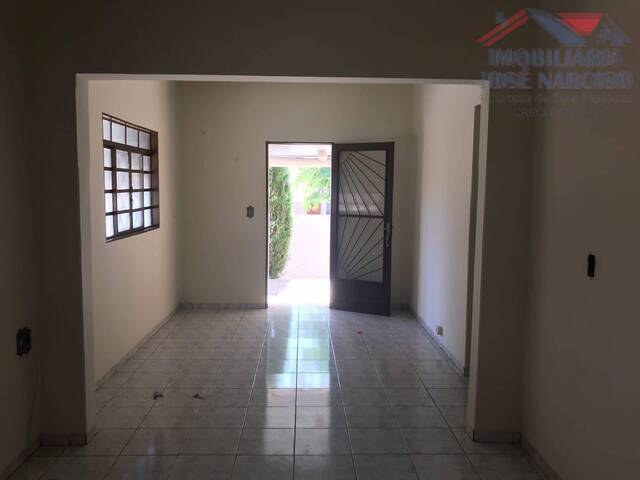 #2560 - Casa para Venda em Dracena - SP - 2